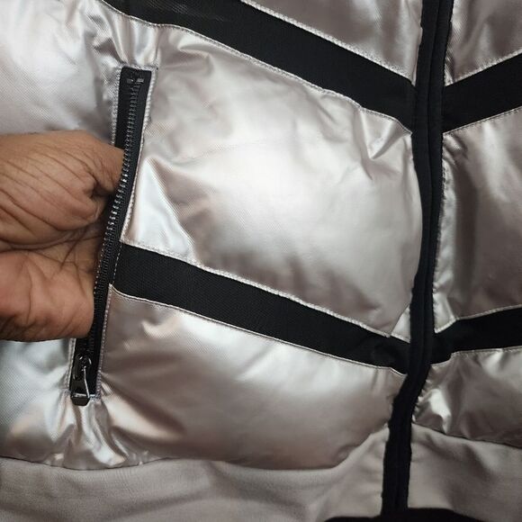 zuda Quilted Silver Pearlized Puffer Jacket with Hood - Picture 13 of 16